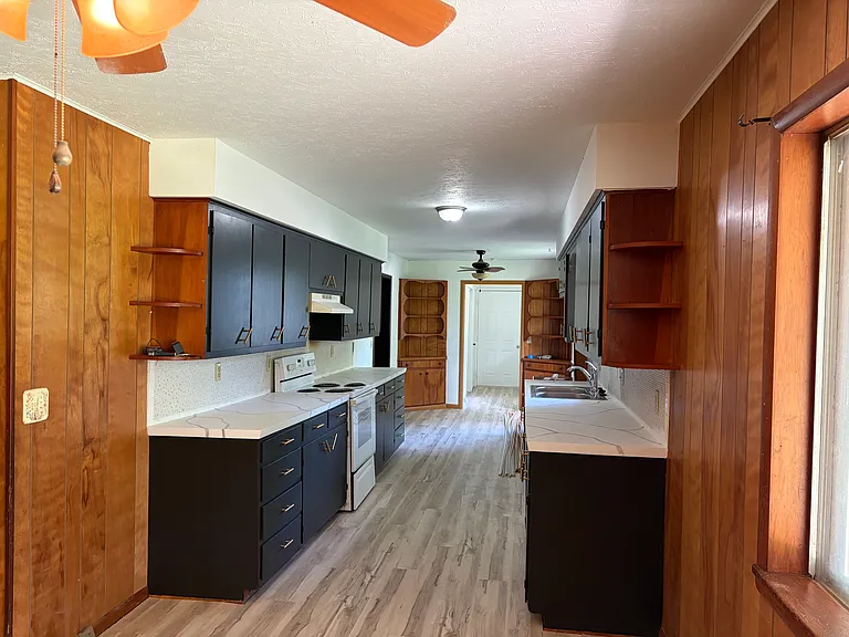 531 N Alexander Ave — Photo 5