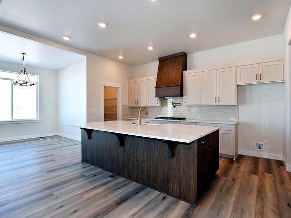3rd image of 32789 Eagle View Dr