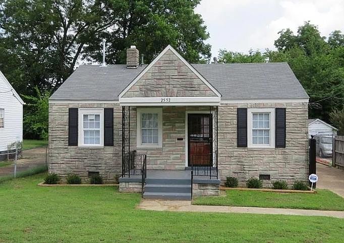 1st image of 2552 Ogden Ave