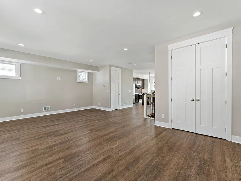 1841 Chessland St — Photo 5