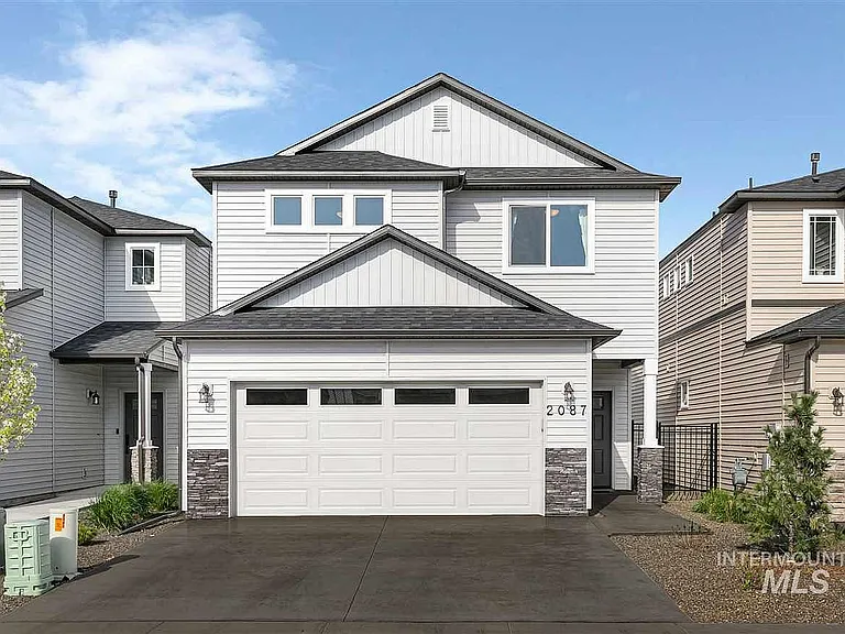 2087 S Hills Ave — Photo 2
