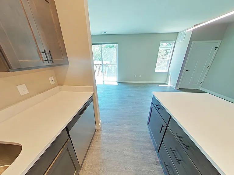 Beaverbrook Apartments — Photo 55