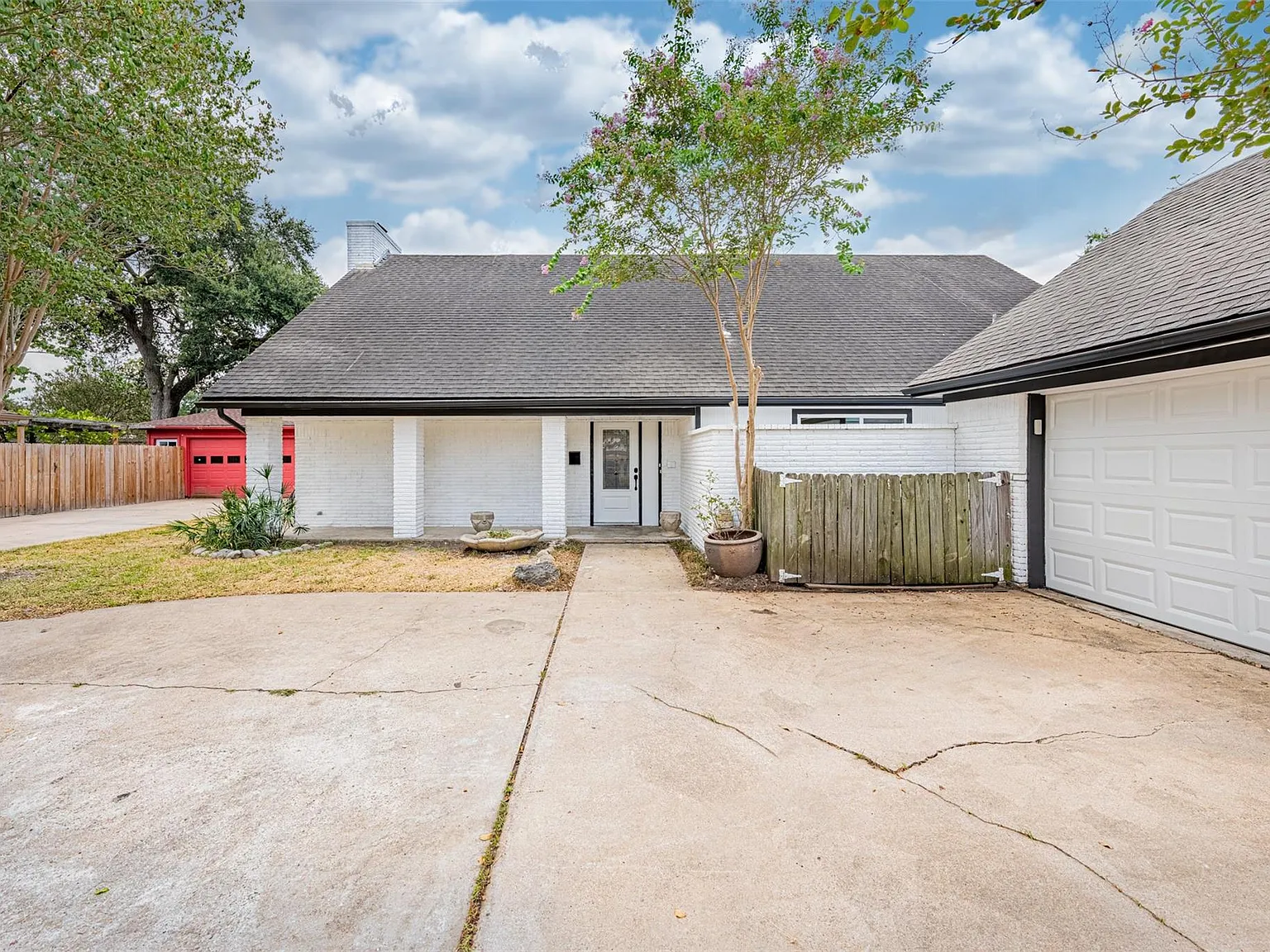 3 bed, 2.5 bath, 2503 sqft, $2,500 — Photo 3