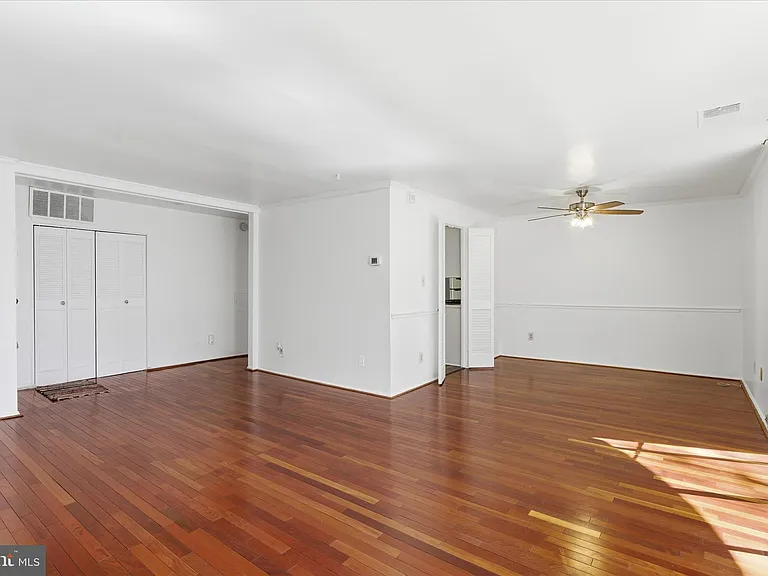 3360 Huntley Square Dr #B-1 — Photo 6