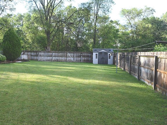 4th image of 1852 Oak Park Dr