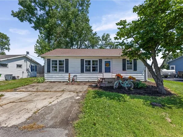 403 E 2nd St, Wellsville, KS 66092