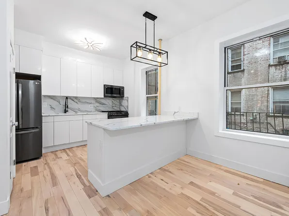 88 Brooklyn Avenue image 7 of 11