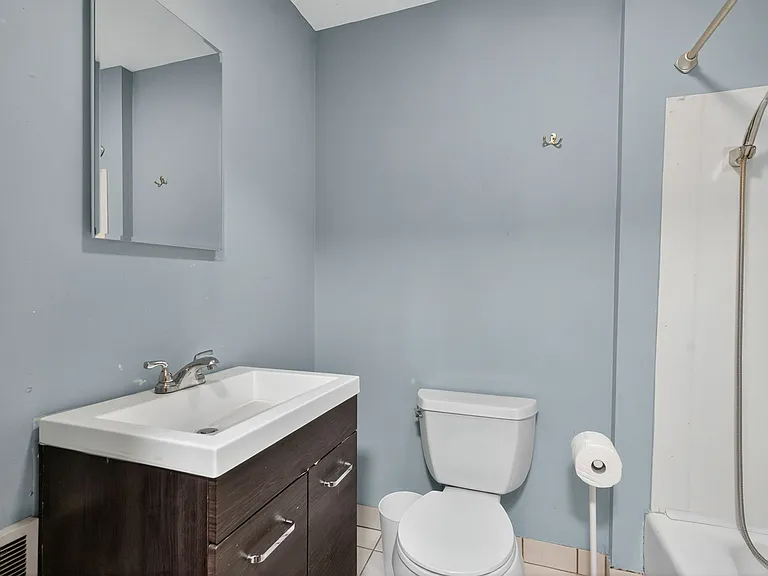 404 E 7th St #0 — Photo 8