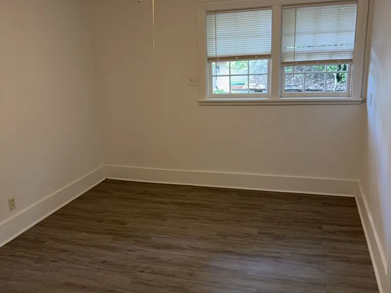 837 Fulton Ave — Photo 11