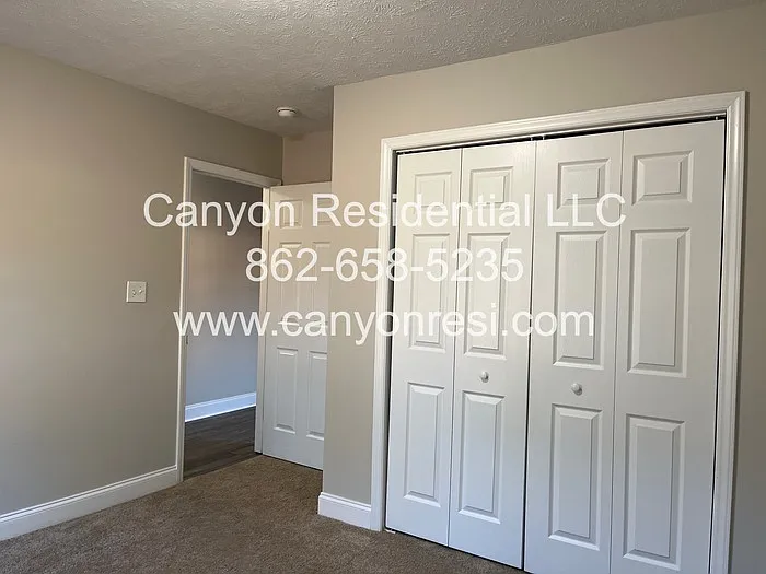 260 Sanford Ct — Photo 9