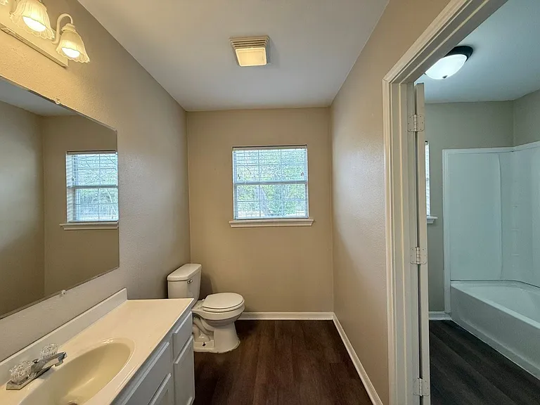 1016 S Bennett Ave — Photo 10