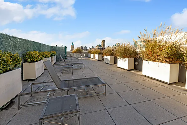Sold by Compass | media 8
