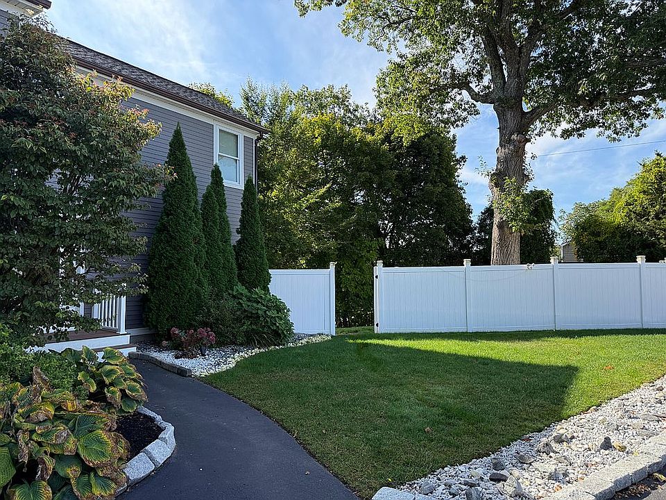 1st image of 821 Merrimack Ave