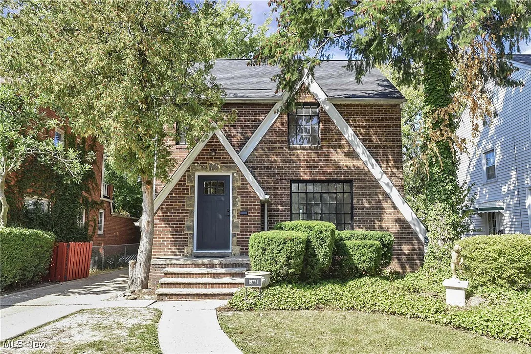 19771 S Lake Shore Blvd photo 1