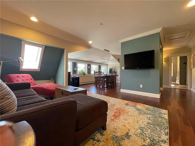 276 George St #4 — Photo 5
