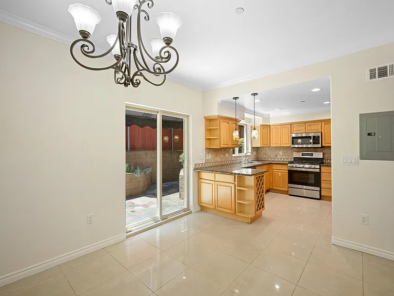 345 W Loraine St #3 — Photo 11