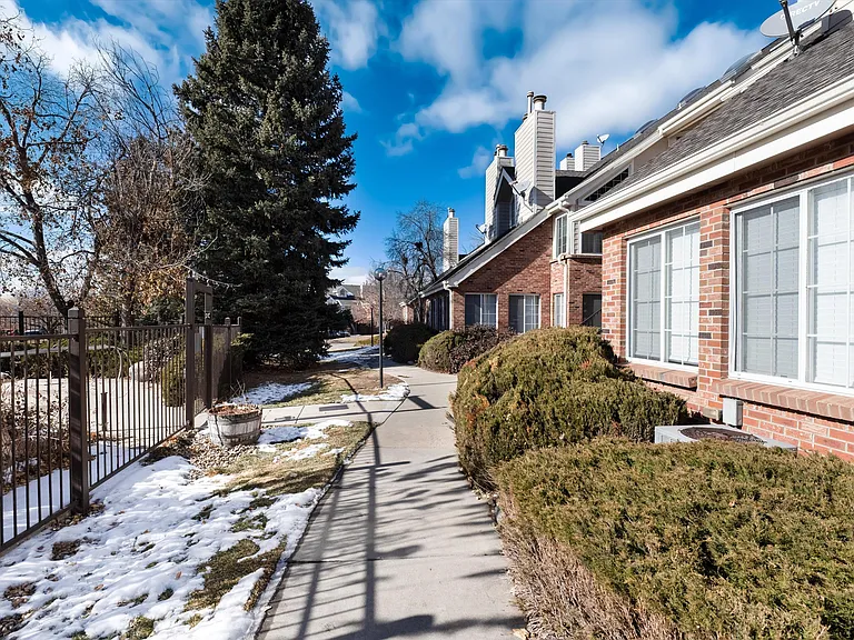 13873 E Lehigh Ave #D — Photo 4