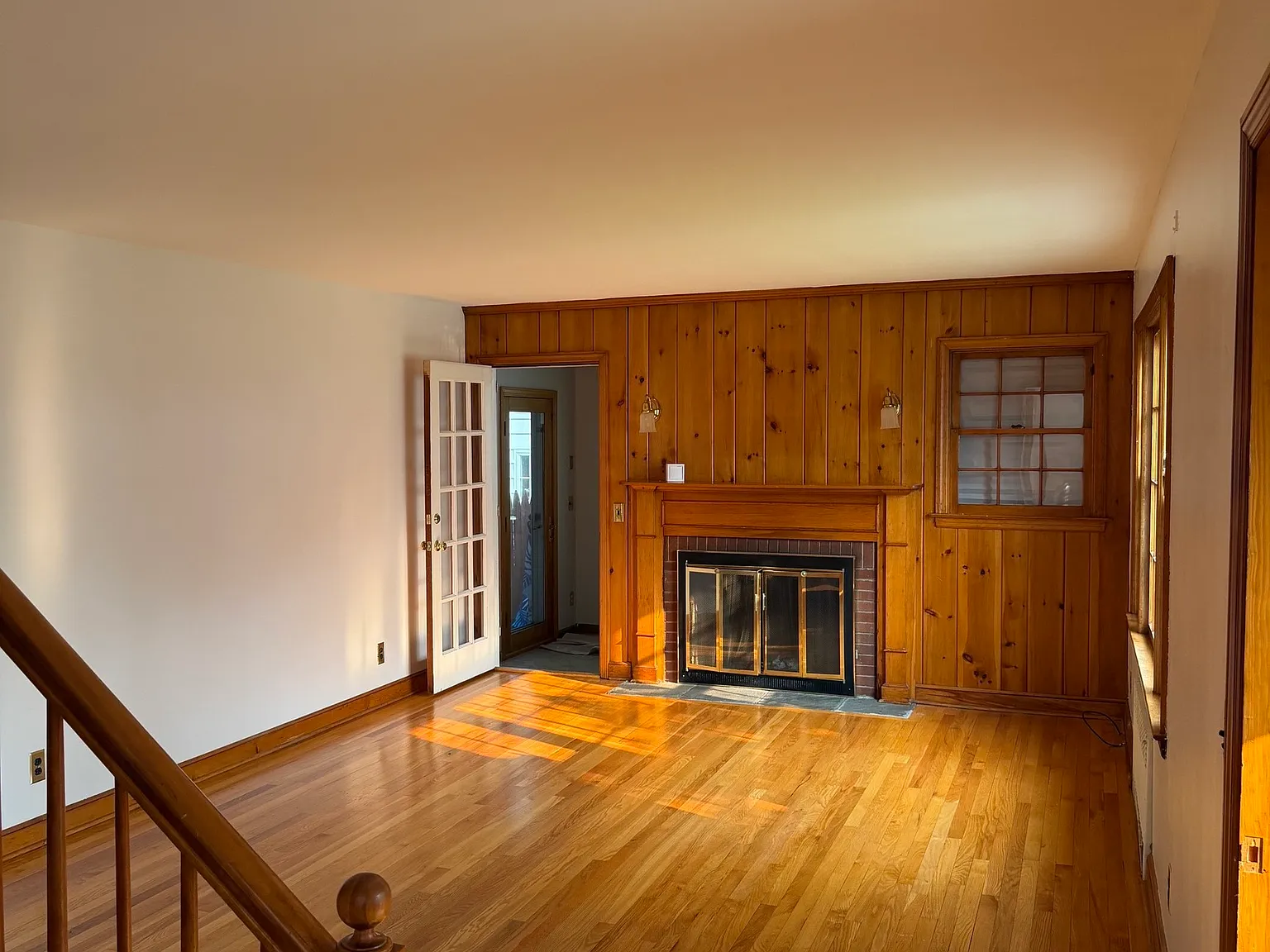 3 bed, 2.0 bath, 1800 sqft, $4,800 — Photo 2