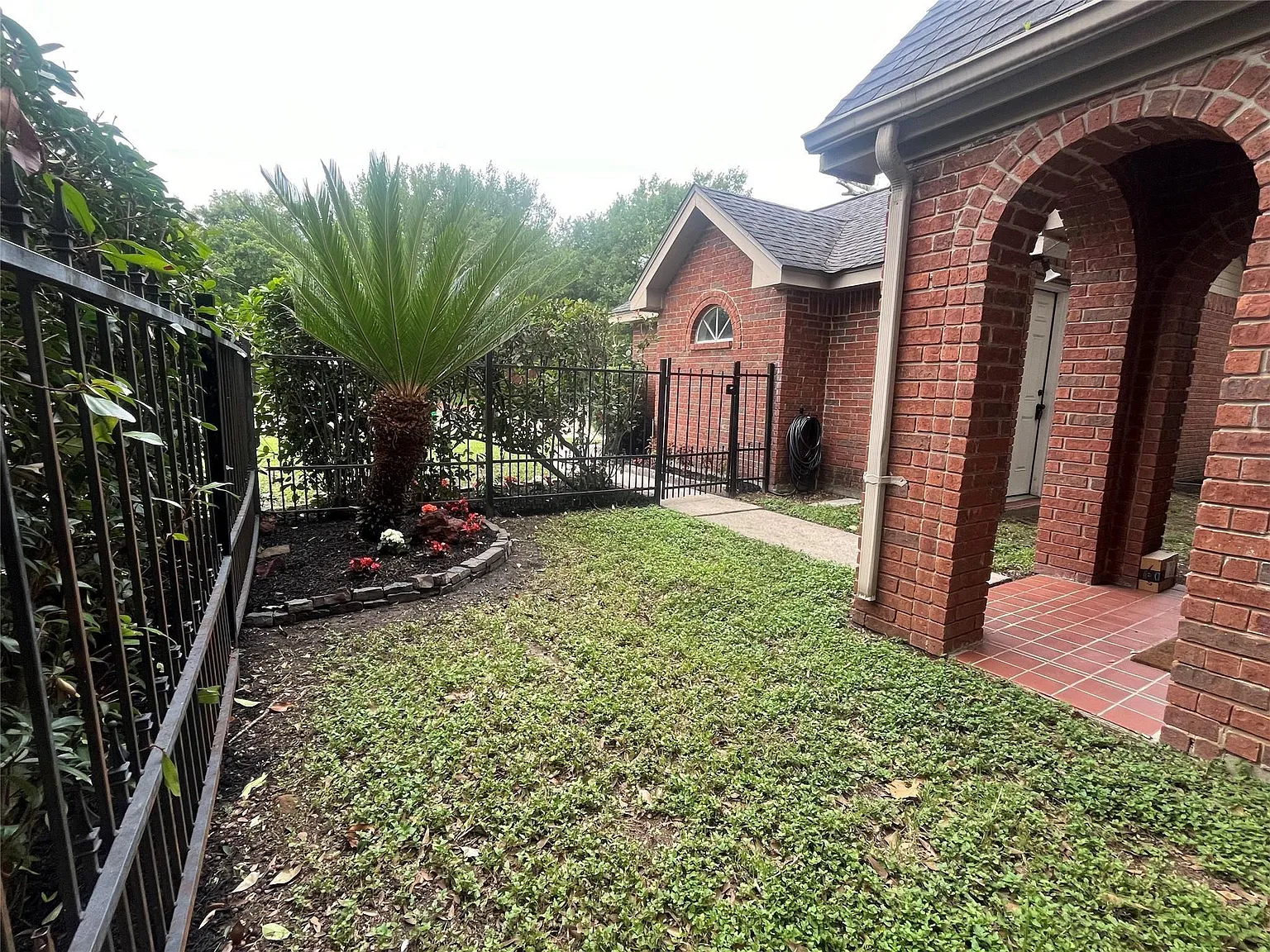 3 bed, 2.0 bath, 1278 sqft, $1,950 — Photo 4