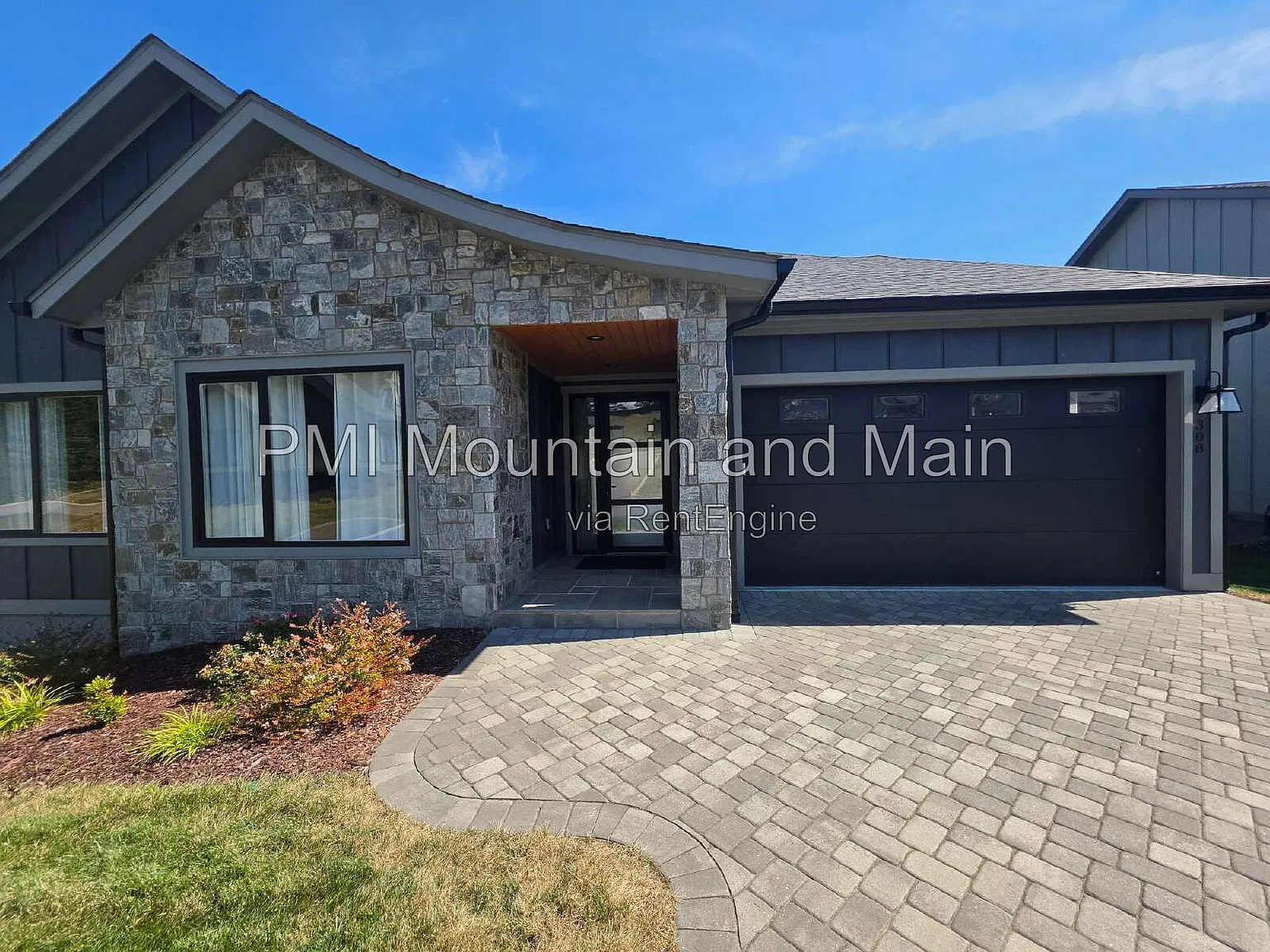 3 bed, 2.5 bath, $2,495 — Photo 3