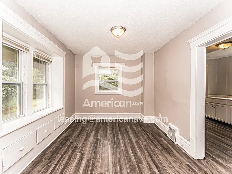 1383805_007_sitting_room_7.jpg