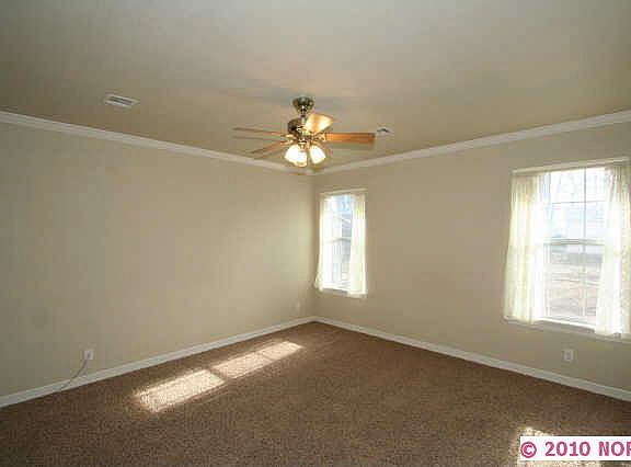 5th image of 315 E Nelms St