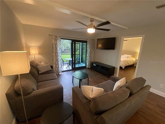 4th image of 271 Cypress Ln #2