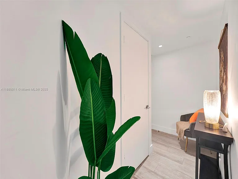 121 NE 34th St #1601 — Photo 25
