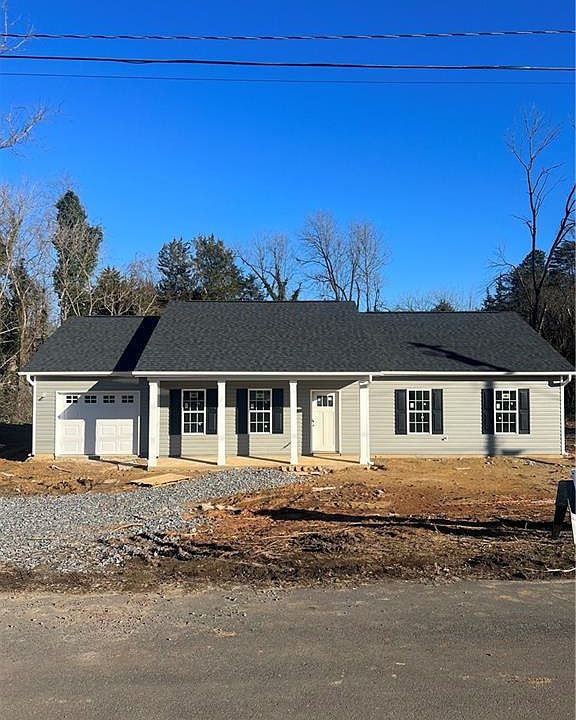 1st image of 401 Sycamore Cir
