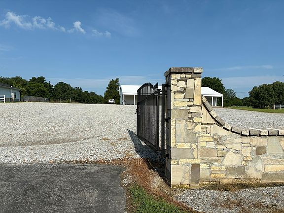 3rd image of 1851 Us Highway 641 N