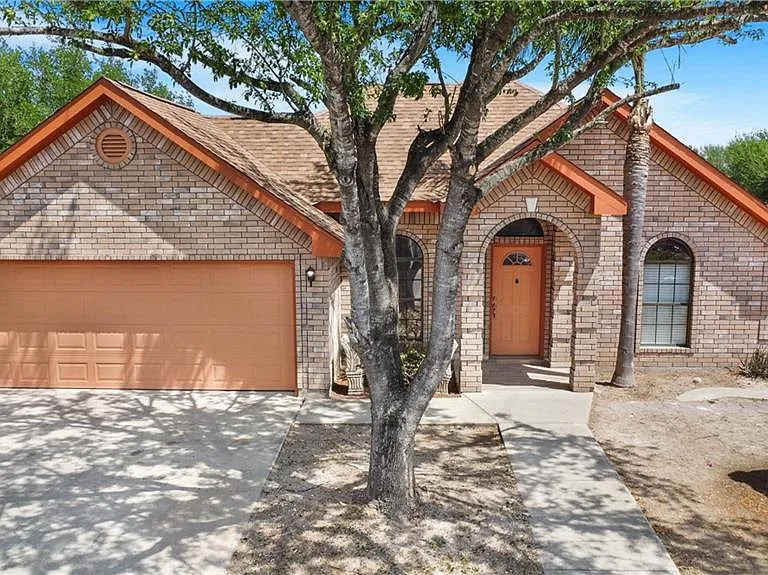3504 N Champagne Dr — Photo 25