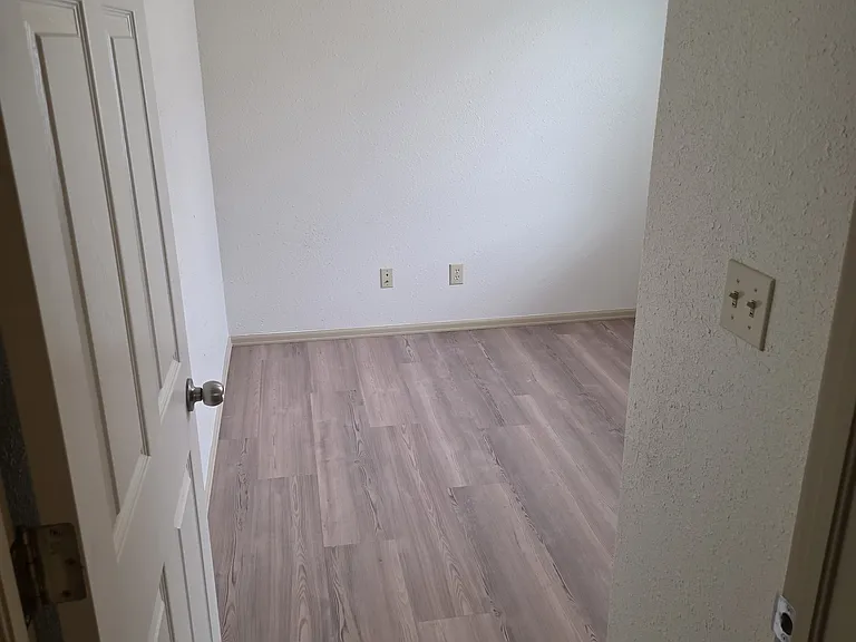 443 Pear Ln — Photo 15