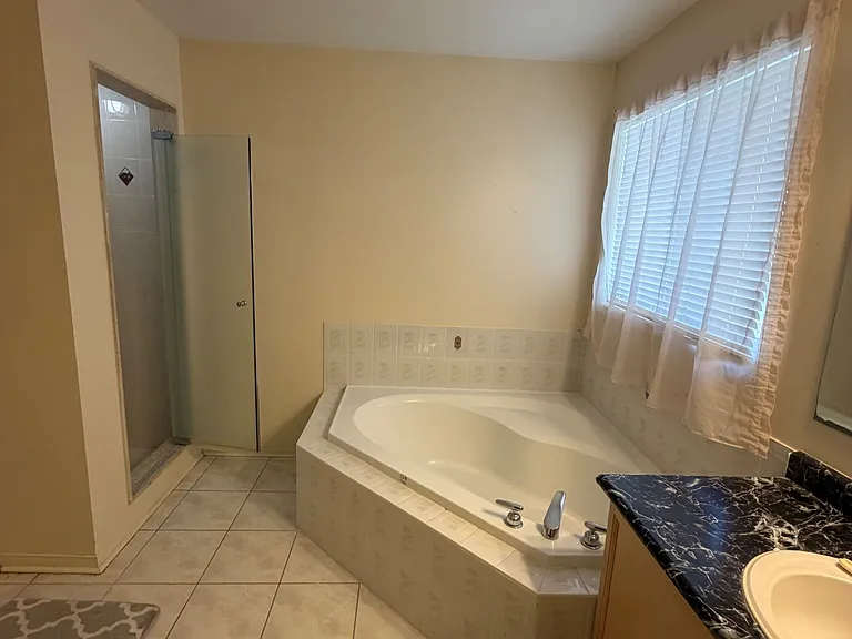 127 Brisdale Dr — Photo 10