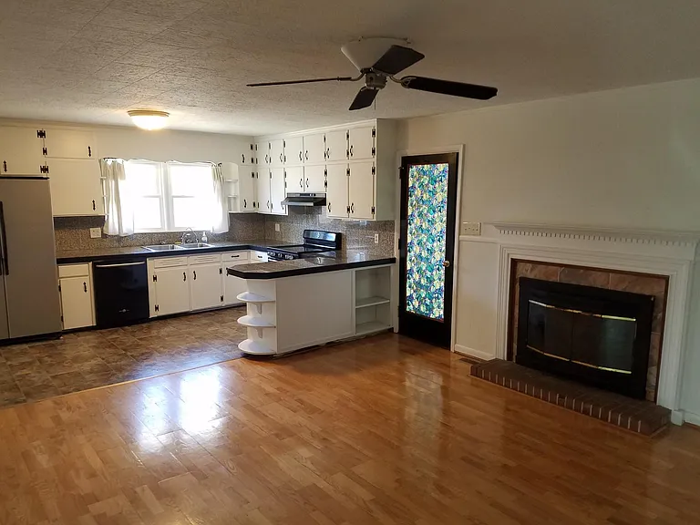 2540 Lake Wheeler Rd — Photo 12
