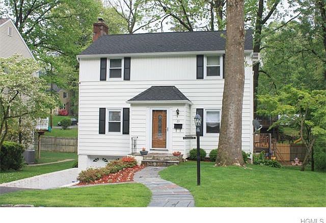 1st image of 23 Dogwood Dr