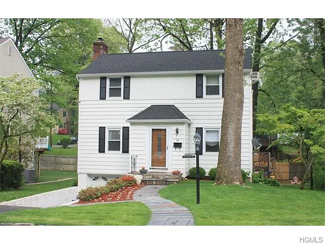 23 Dogwood Dr photo 1