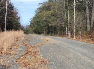Chimney Oaks Ct, Marshall, VA 20115