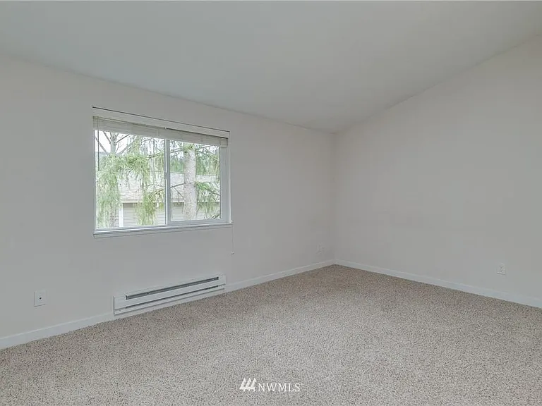 4356 W Lake Sammamish Pkwy SE — Photo 7