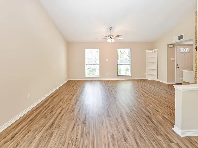 22710 Melham Ln — Photo 2