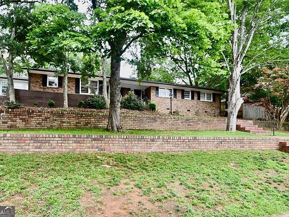 2nd image of 280 Valleybrook Dr