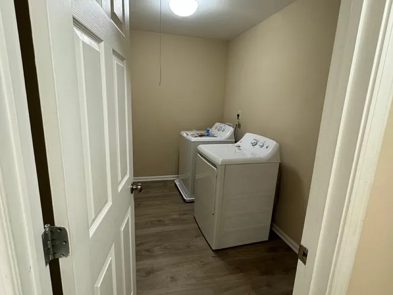 1620 Shire Village Dr — Photo 25