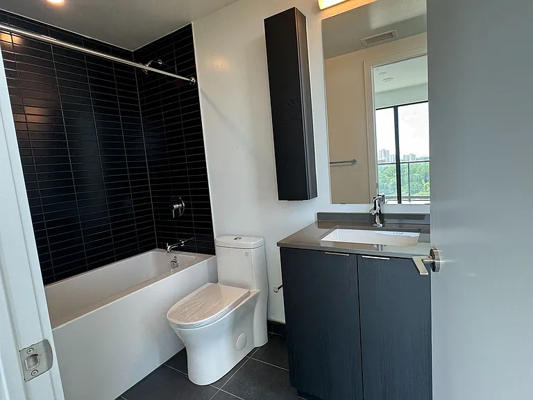 86 Dundas St E #1114 — Photo 18