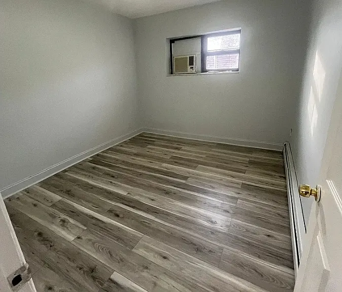 77 Bostwick Ave — Photo 12