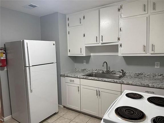 2nd image of 1086 Jolly Ave #11