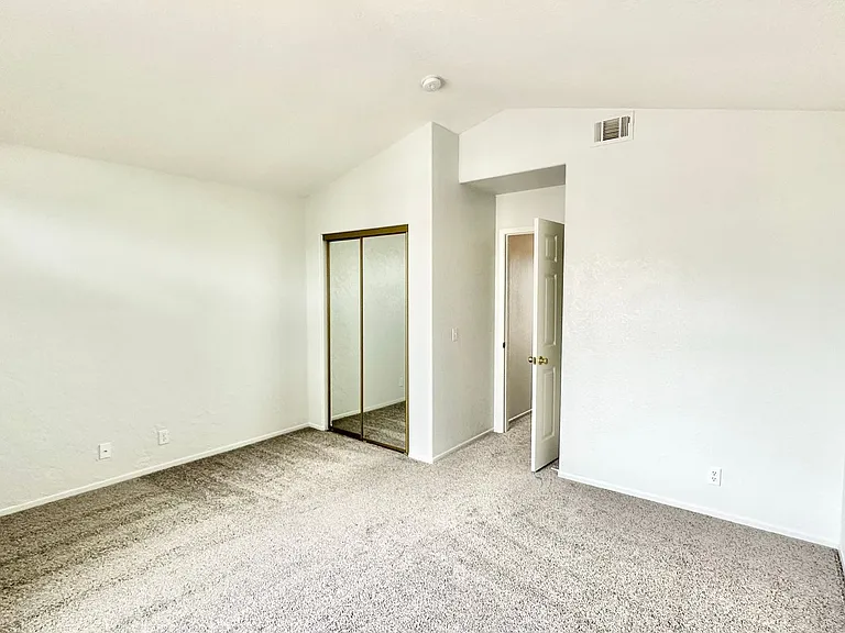 1043 Carryll Park Ct — Photo 43