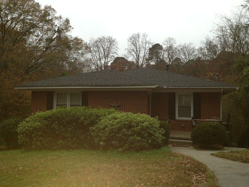 http://www.propertyboss.net/CustomerImages/EXCALIBR_92531/media/Properties/1283%20Woodland%20Ave%20SE%20(23DE)/zsmall_A.JPG