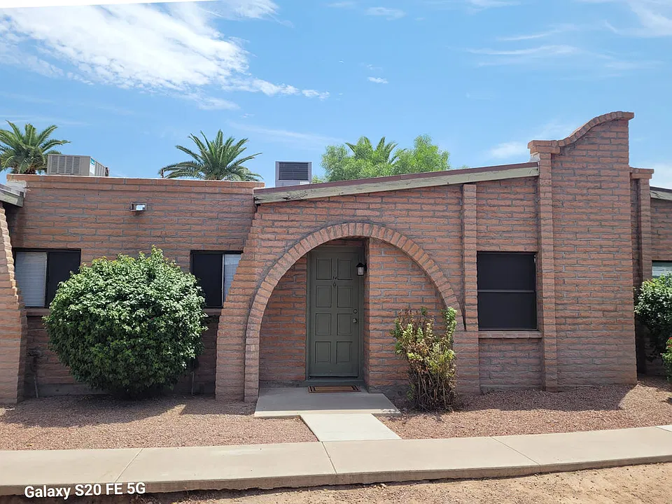4437 E Hubbell St #34