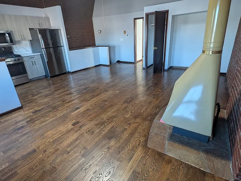 46 Warren St #4A — Photo 3