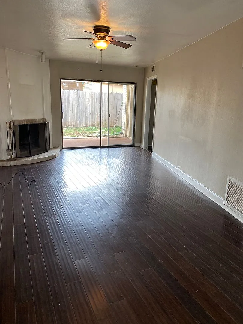 Townhouse — Photo 4