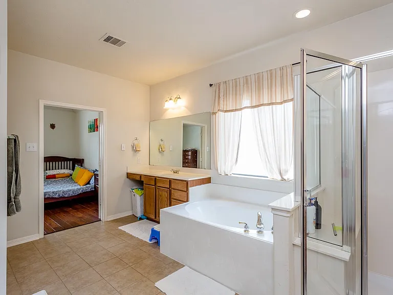 6706 Ashworth Dr — Photo 21